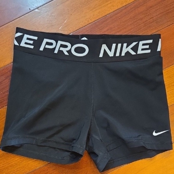 Nike Pro 3” Shorts Black- Size M - Picture 2 of 9